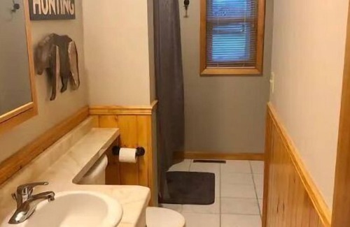 Wautoma House | 4 Season Lake Home 4BR 8 total Bed 2 Full Bath
