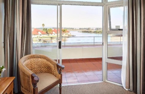 Port Owen Apartment | 4 Sleeper FIRST CHOICE STUDIO SUITES