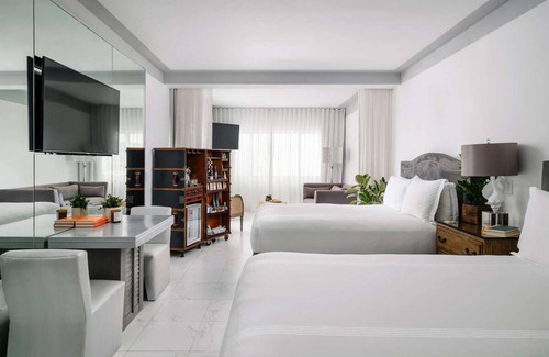 City Center Resort | 4 Spacious Units, Sea, Sun and Sand in Miami, Outdoor Pool, Pets Allowed!