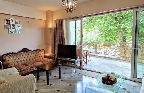 Nafpaktos Apartment | 4 Squares Apartments - Piano Studio