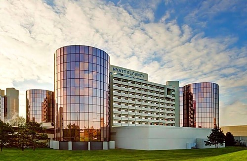 Rosemont Hotel | 4-Star Hotel ∙ Hyatt Regency O'Hare Chicago