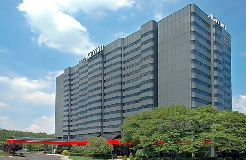 Teaneck Hotel | 4-Star Hotel ∙ Teaneck Marriott at Glenpointe