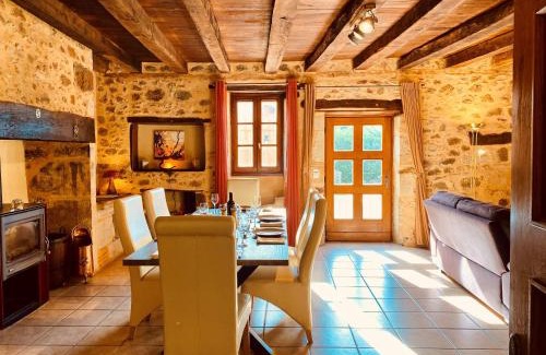 Capdrot House | 4-Star Tourism Rated Holiday Home with Air Con & Private Heated Pool - 40 Mins from Bergerac