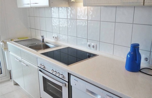 Ellenberg Apartment | 4-star vacation apartment "Fischreiher 2" in Kappeln has a wonderful view of the Schlei, a large loggia and a huge garden with direct access to the Schlei, anglers and pets welcome