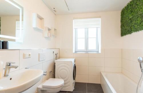 Haunsheim Apartment | 4-Sterne Ferienwohnung Maria Legoland 70m2 & 3-Sterne Monteurzimmer 80m2 - 2-12 Gäste