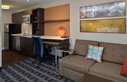 Morrisville Hotel | 4 Studio Units with Kitchen Near Umstead State Park & PNC Arena - Pet Friendly
