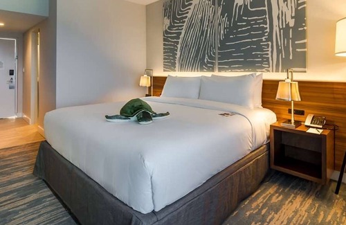 Central Beach Hotel | 4 Stylish Beachfront Units Near Las Olas and Museums
