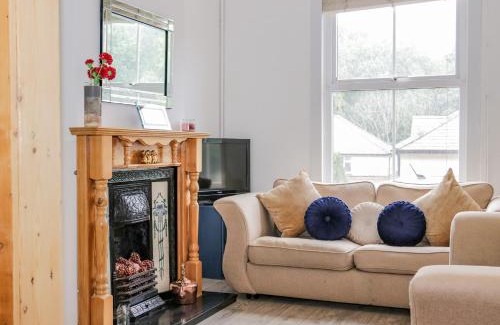Llangollen House | 4 Tanyrallt Terrace