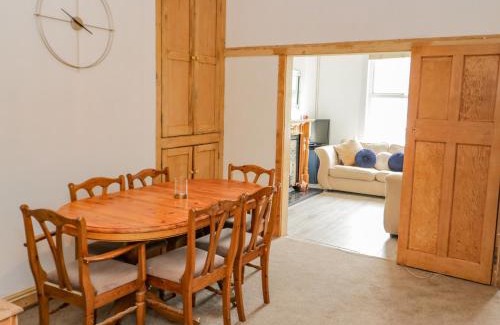 Llangollen House | 4 Tanyrallt Terrace