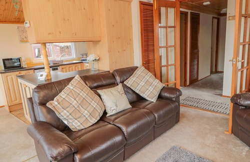 Swarland Cottage | 4 THE OAKS, pet friendly, with a garden in Swarland