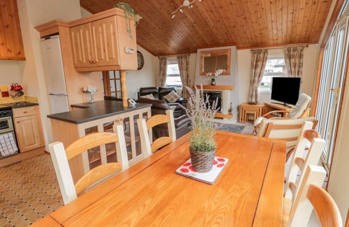 Swarland Cottage | 4 THE OAKS, pet friendly, with a garden in Swarland