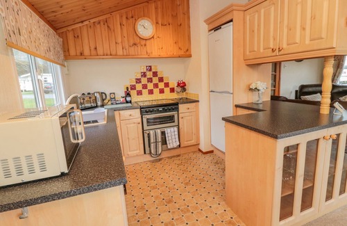 Swarland Cottage | 4 THE OAKS, pet friendly, with a garden in Swarland