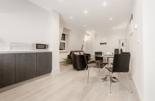 South Richmond Apartment | 4 The Quadrant - 2 bedroom apartment