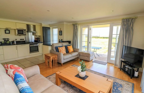 Thurlestone Cottage | 4 THURLESTONE BEACH HOUSE, pet friendly, with a garden in Thurlestone