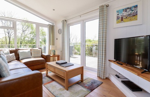 Looe Cottage | 4 TREE TOPS, country holiday cottage, with hot tub in Lanreath