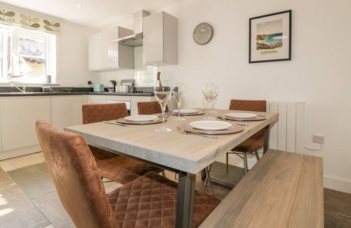 Tintagel Cottage | 4 Trerammet Crescent