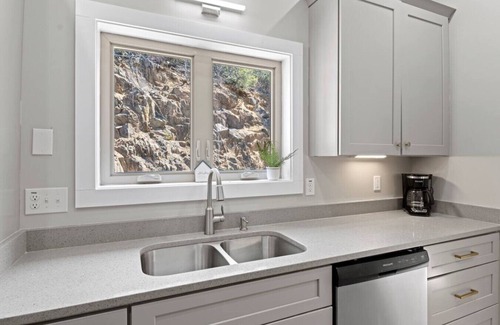 Sylva House | 4-Unit Mountain Retreat | 8BR, Views, Near Smokies
