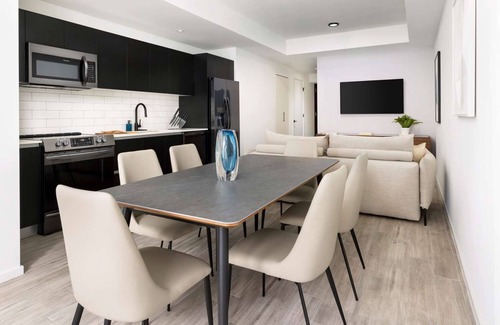 Downtown Miami Apartment | 4 Units, Ocean View One Bedroom Suite with King Bed at The Elser Hotel Miami