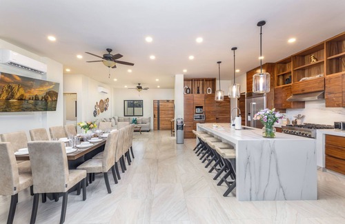 San Jose del Cabo House | 4-Villa Estate: Steps to Beach ~ 3Mi Flora Farms ~ 180° Ocean Views ~ Pool