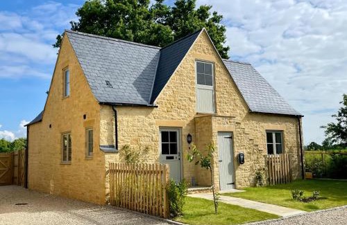 Moreton-in-Marsh House | 4 Wellacres Cottage