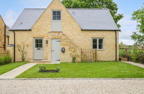 Moreton-in-Marsh House | 4 Wellacres Cottage