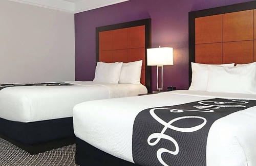 Guasti Hotel | 4 x 2 Double Beds at La Quinta Inn & Suites by Wyndham Ontario Airport