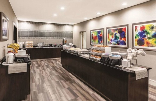 Arsenal House | 4 x King Bed Studio Suite in La Quinta Inn by Wyndham San Antonio Downtown