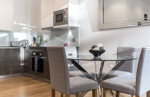 London Borough of Hounslow Apartment | 40 m² Apartment ∙ 1 bedroom ∙ 2 guests