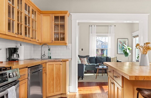 Tobin Hill House | 40% Monthly Discount Pearl Townhomes Combined. Sleeps 16