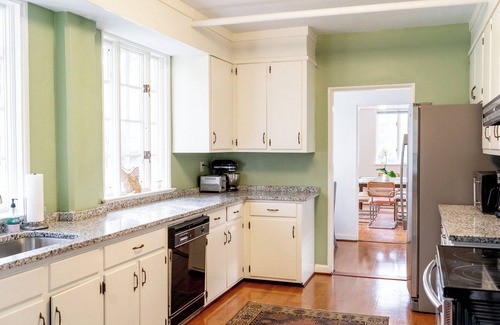 North Charleston House | 40 % OFF SEPT! ~ AC! ~ Hobson House ~ 15min to Downtown ~ Game Room ~ Fire Pit