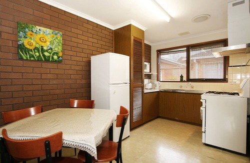 Box Hill North House | 40 Thames Holiday Unit