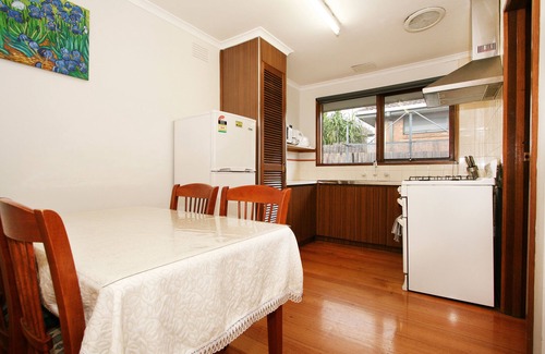 Box Hill North House | 40 Thames Holiday Unit
