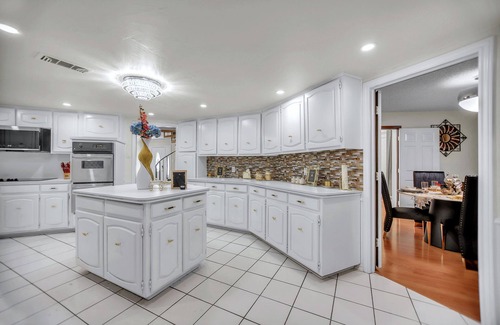 Ederville House | 400 a night minimum 30 nights! 9 mn away from AT&T stadium, 8 mn from the zoo