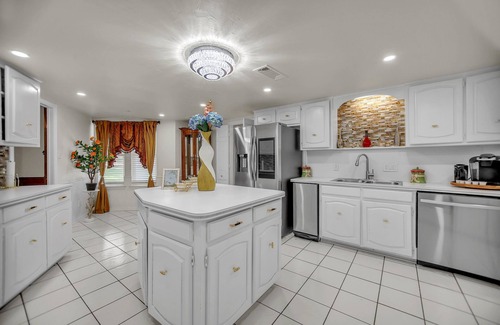 Ederville House | 400 a night minimum 30 nights! 9 mn away from AT&T stadium, 8 mn from the zoo