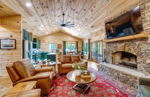 Coosa House | 400 Acres on Lavender Mtn Getaway with Hot Tub!