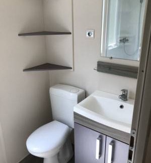 Sainte-Nathalene RV Rental | 400 ft² Mobile home