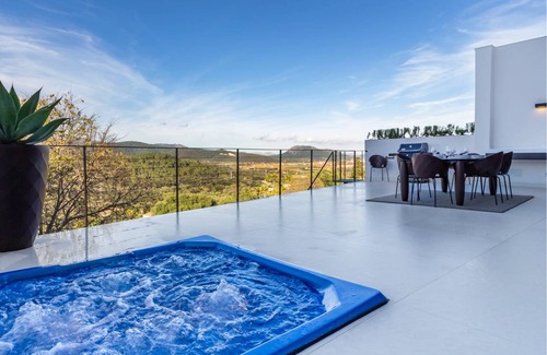Buger House | 400 m² House ∙ 4 bedrooms ∙ 8 guests