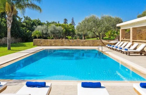 Souda Villa | 400 m² Villa ∙ 7 bedrooms ∙ 14 guests