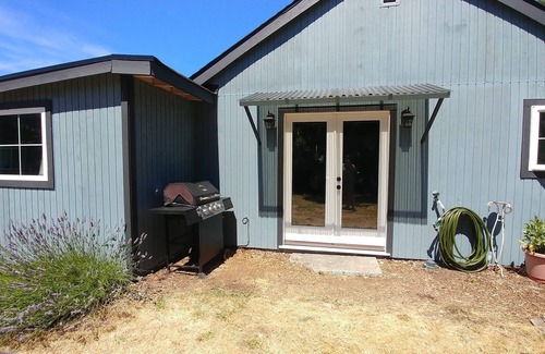 Camano Island House | 400 Paces to the Beach! 1 bedroom bungalow