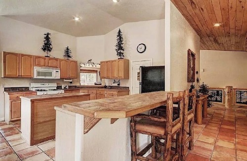 Valley of the Sun House | 4000sqft Lux W Pool/Spa, Sauna, Zipline & Tubing Hill!