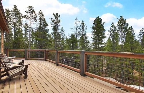 Valley of the Sun House | 4000sqft Lux W Pool/Spa, Sauna, Zipline & Tubing Hill!