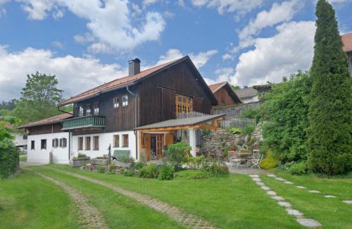 Freyung Villa | 400qm bayerische VILLA 2500qm uneinsehbarer Garten in beliebter Urlaubsregion