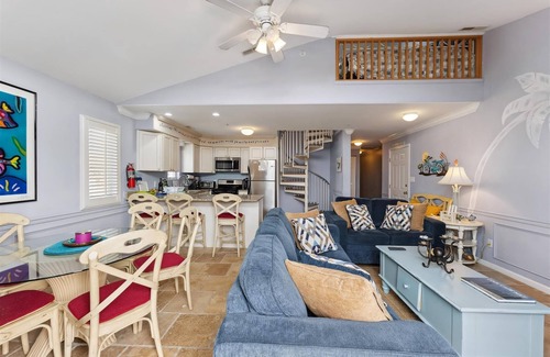 Diamond Beach Condo | 401 E Raleigh Ave, Unit B