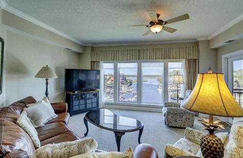 Shelter Cove House | 403 Main Sail