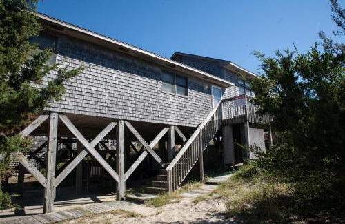 Avon House | 40399 Beachcomber Rd Home