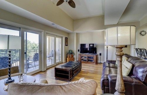 Shelter Cove House | 407 Main Sail