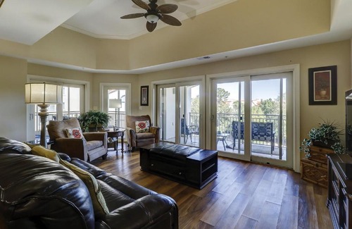 Shelter Cove House | 407 Main Sail