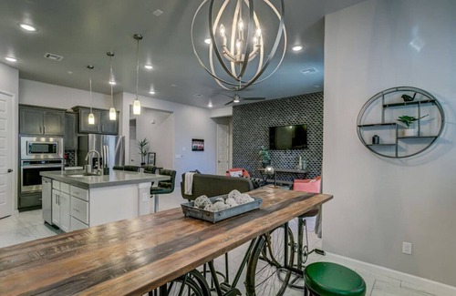 Las Cruces House | 4086/Lyle Modern · Brand New Luxury Home in Golf Course Community