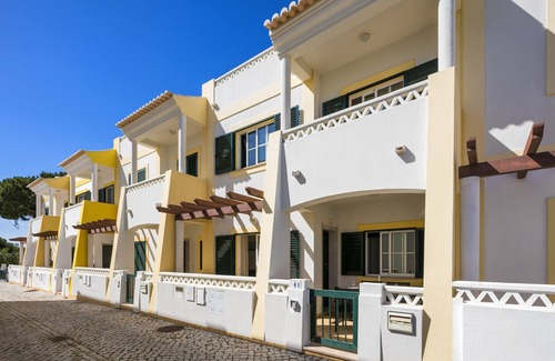 Lagoa e Carvoeiro Ski Chalet | 41 Terraços de Benagil (Casa Pedrinho)