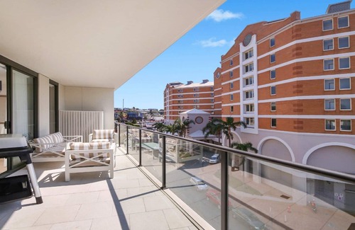 Terrigal House | 410 PINE TREE | Short walk to beach | Accom Holidays